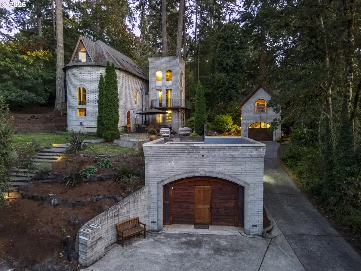 1820 E 28th Ave, Eugene, OR 97403 - #1