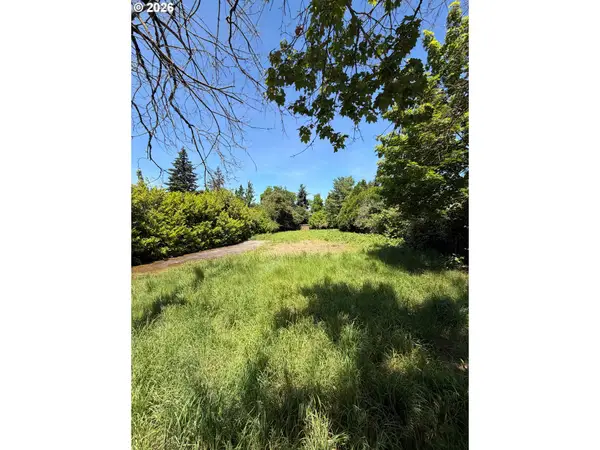 10861 E Burnside St, Portland, OR 97216