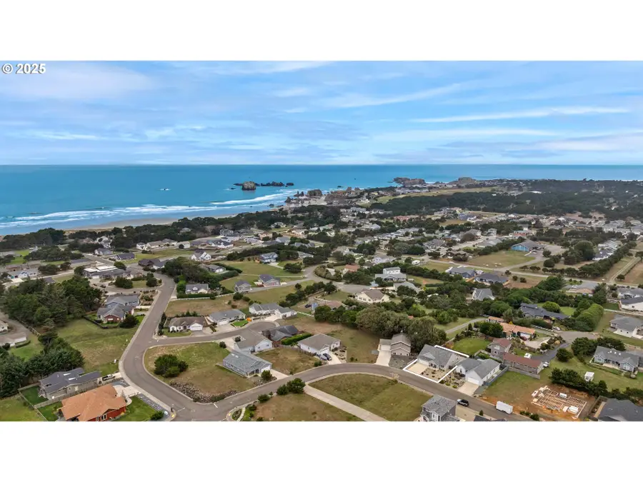 822 Spyglass Dr, Bandon, OR 97411 - #3