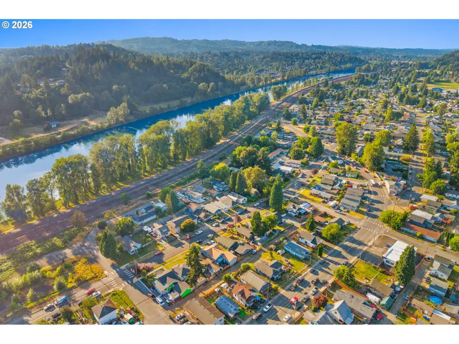803 Pacific Ave, Kelso, WA 98626 - #2