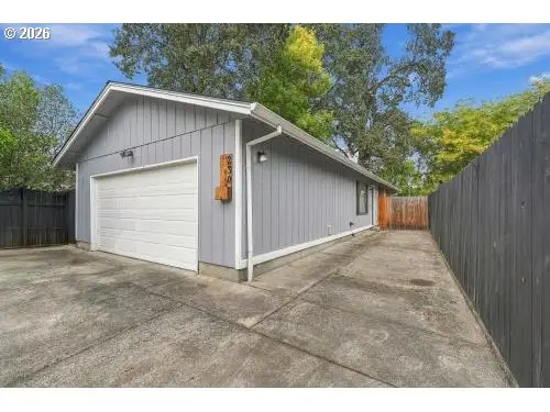 230 Mayfair Dr, StHelens, OR 97051