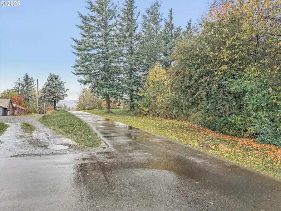 38718 E Hist Columbia River Hwy, Corbett, OR 97019 - Image #2