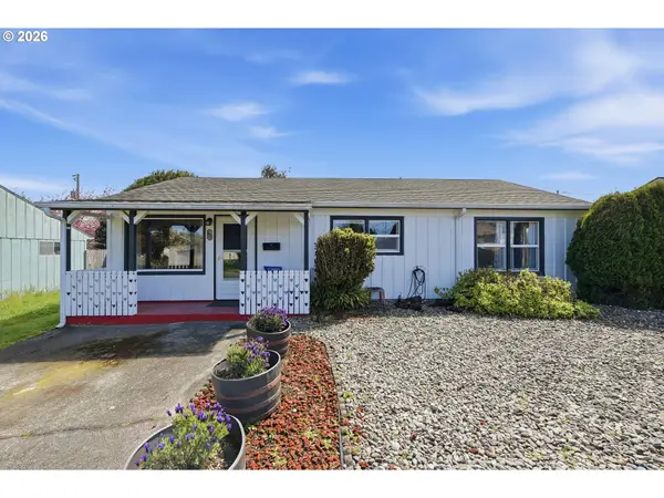 1621 Grant St, NorthBend, OR 97459