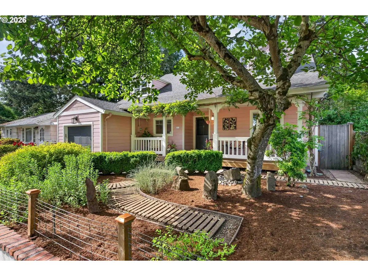 3665 SE Raymond St, Portland, OR 97202 - #1
