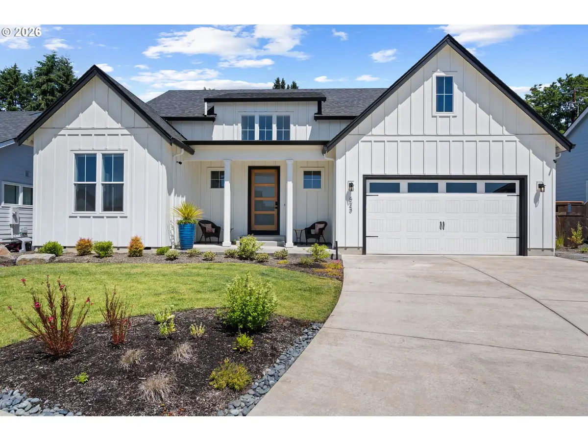 623 W 10th St, La Center, WA 98629 - #1