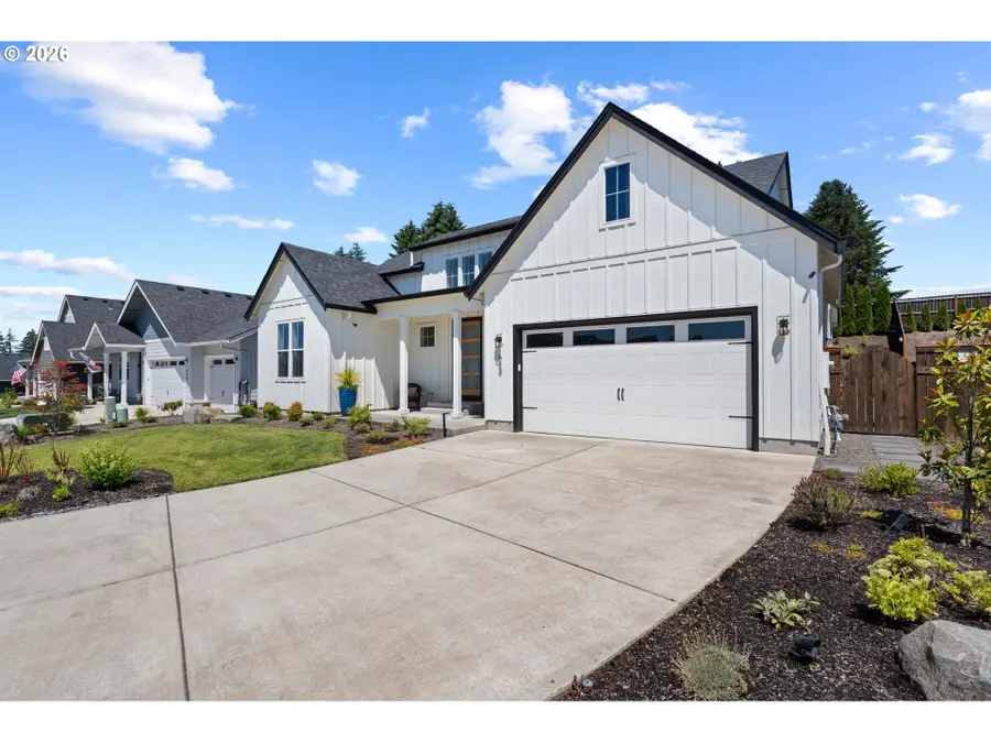 623 W 10th St, La Center, WA 98629 - #3