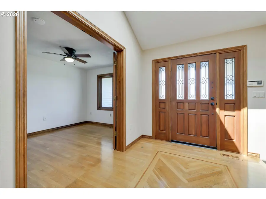 2105 Bridle Way, Northwest Clackamas, OR 97068 - #3