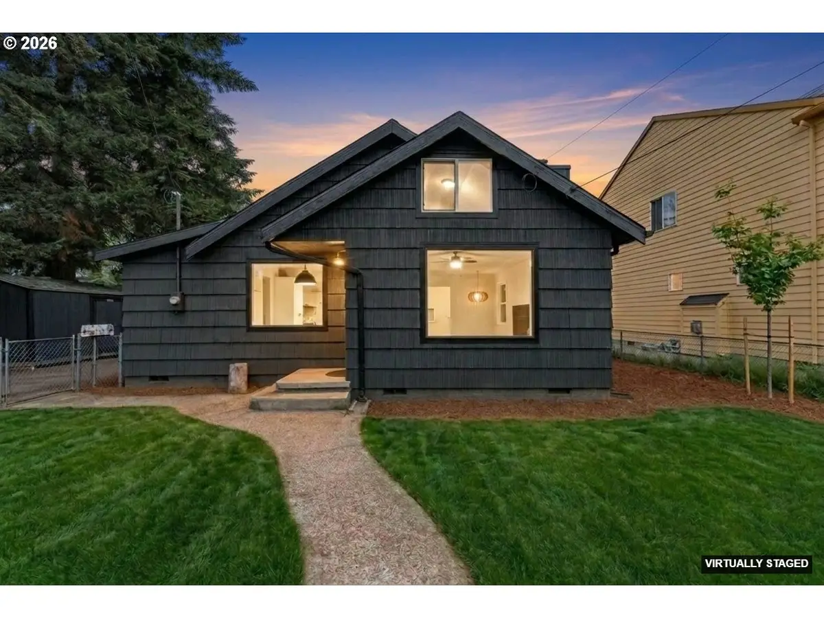 7005 SE Lexington St, Portland, OR 97206 - #1