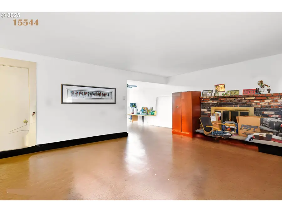 15544 NE Couch St, Portland, OR 97230 - Image #2