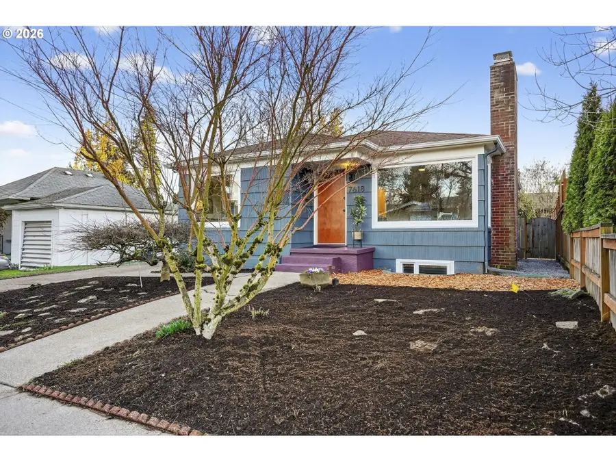 7618 SE Clay St, Portland, OR 97215 - #2