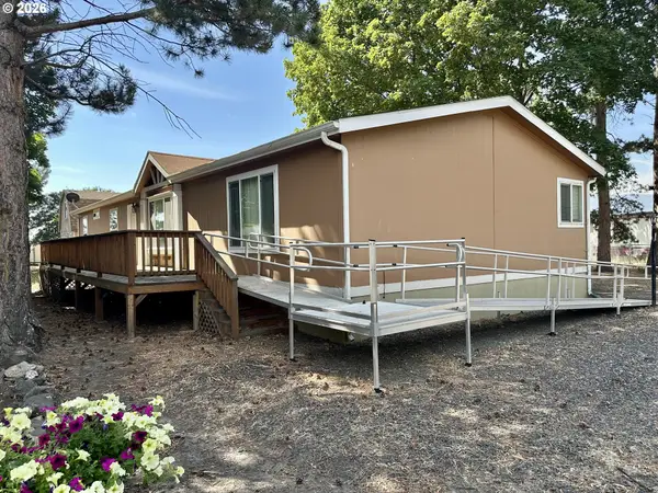 1809 26th St #38, LaGrande, OR 97850