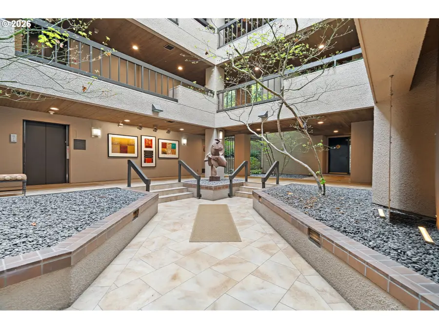 742 NW Westover Sq, Portland, OR 97210 - #3