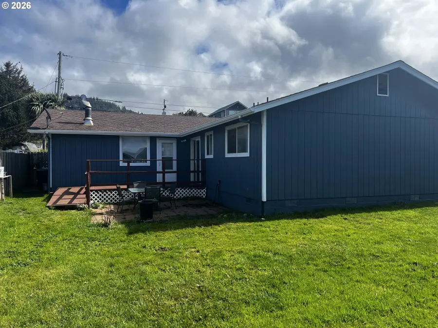 29760 Shore Pine Ln, Gold Beach, OR 97444 - #2