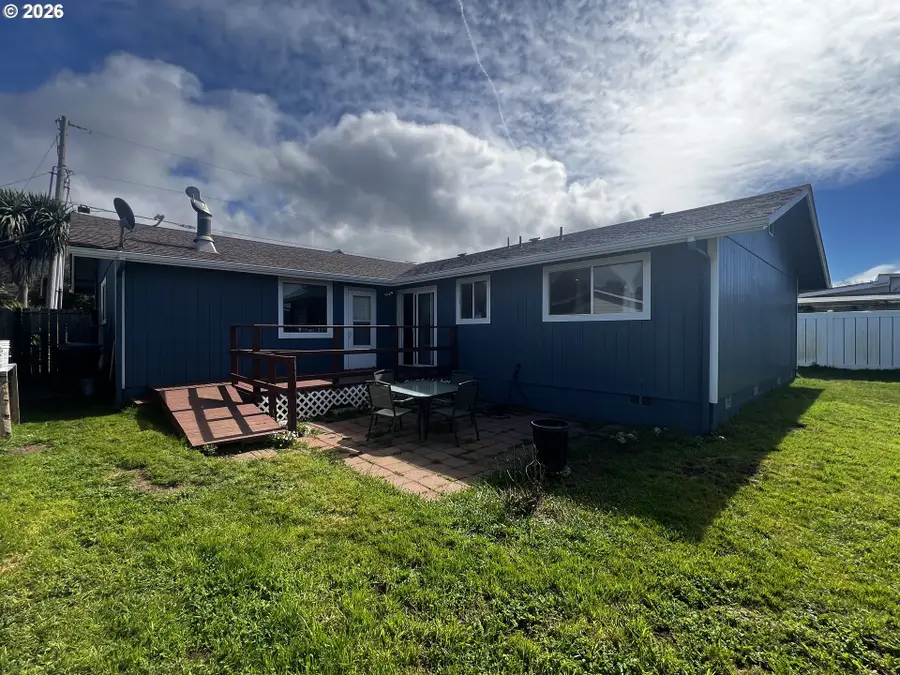 29760 Shore Pine Ln, Gold Beach, OR 97444 - #3