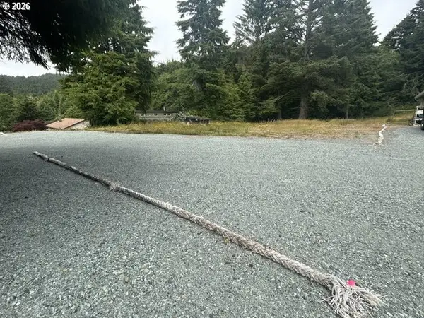 S Island St, RockawayBeach, OR 97136