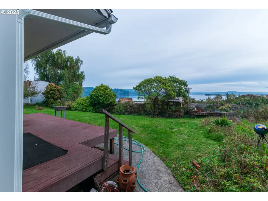 1332 Bayview St, North Bend, OR 97459 - Image #3