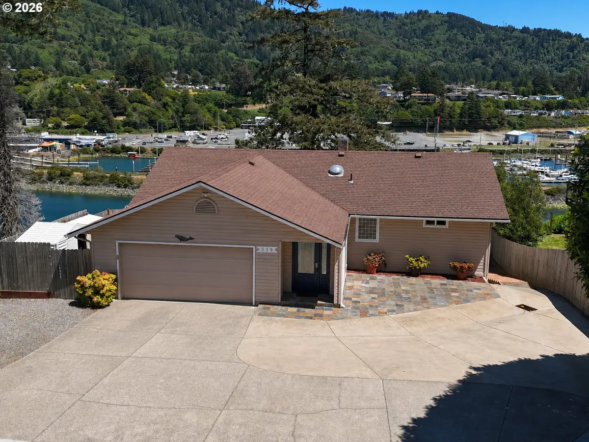 318 Del Norte Ln, Brookings, OR 97415 - #1