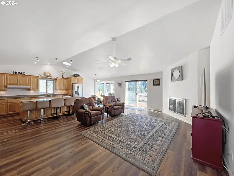 318 Del Norte Ln, Brookings, OR 97415 - #2