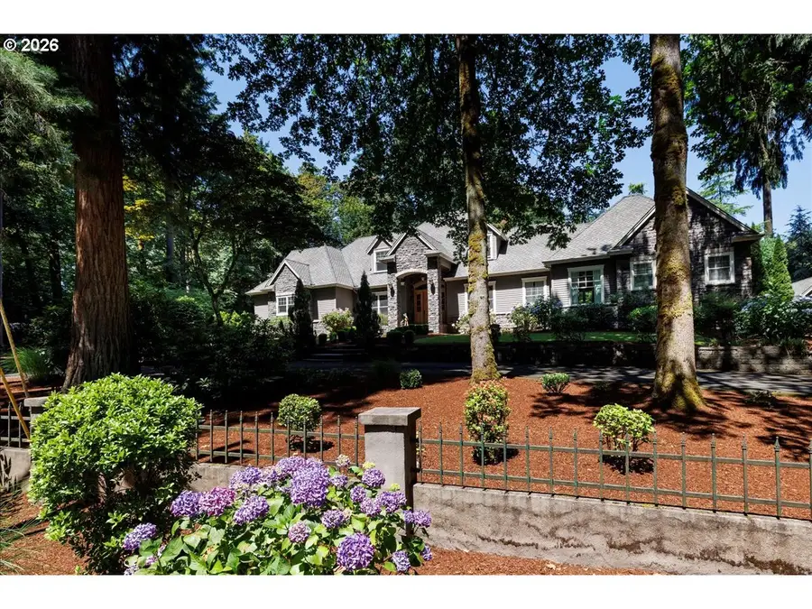 1261 SW Underhill Rd, Portland, OR 97219 - #2