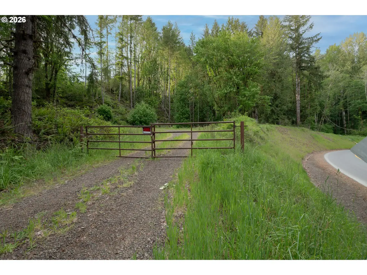 375 N Goble Creek Rd, Kelso, WA 98626 - #1