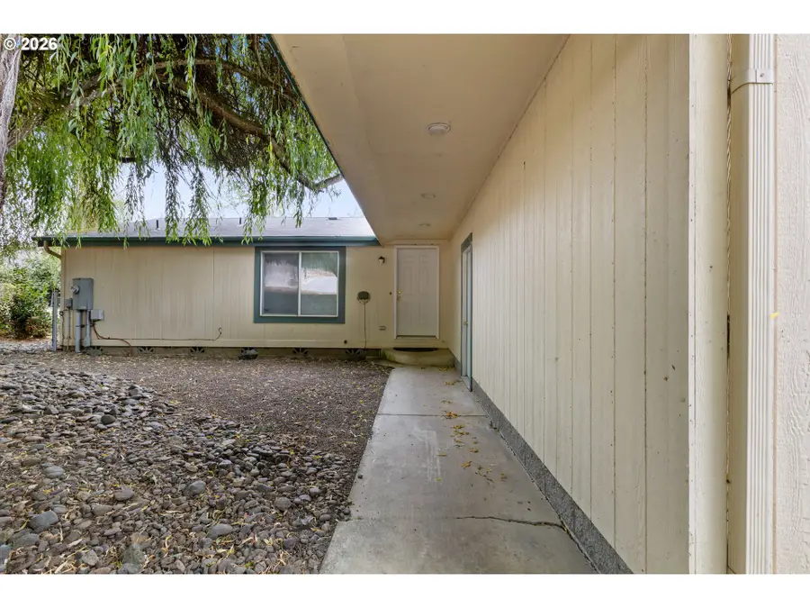 129 Luke Ct, Tri City, OR 97457 - #3