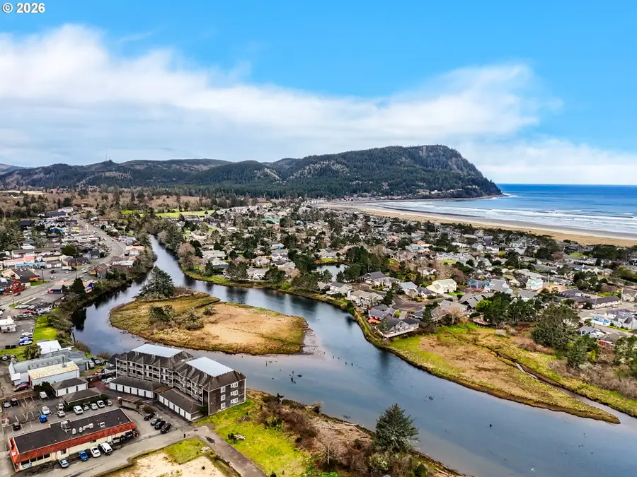 1108 S Holladay Dr #16, Seaside, OR 97138 - #3