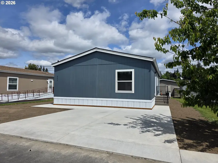 8204 SE Poppy St, Milwaukie, OR 97267 - #3