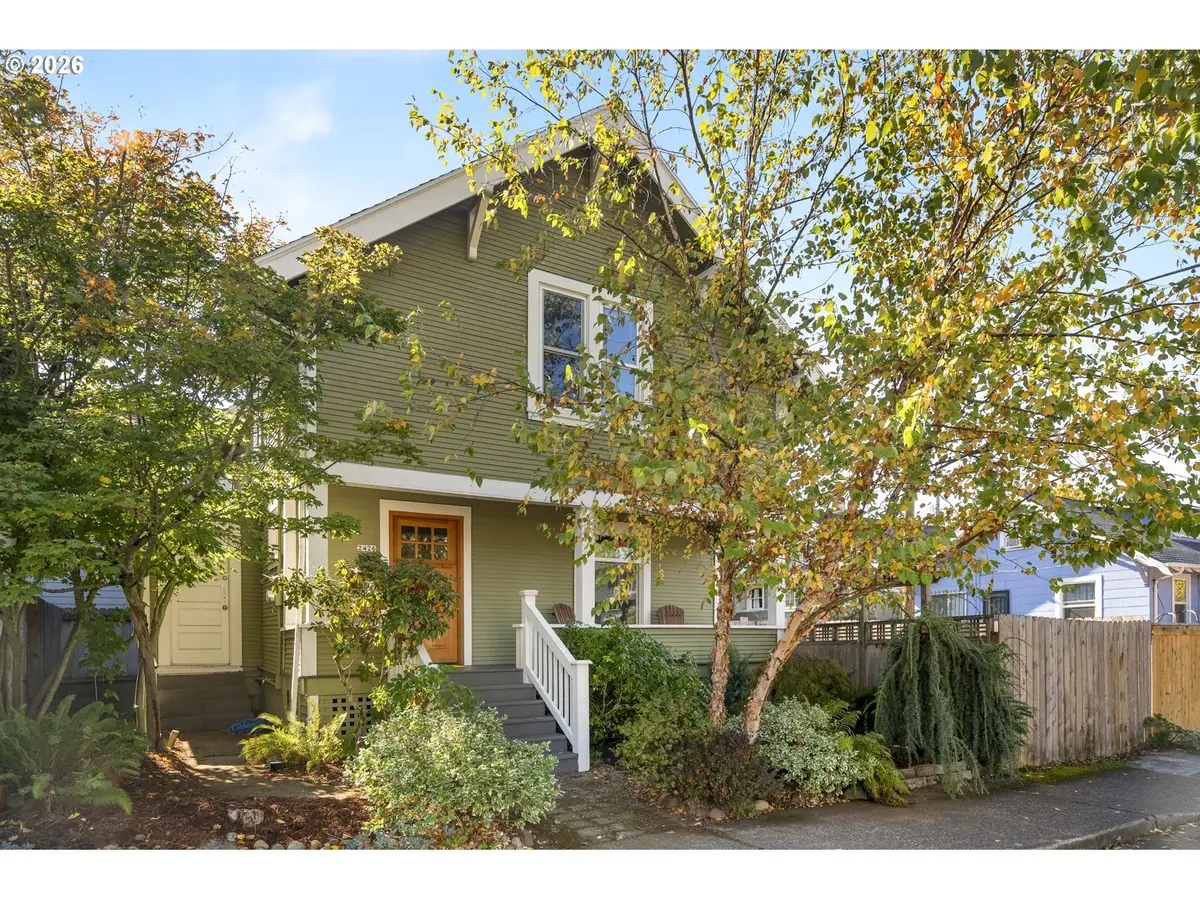 2426 NE Emerson St, Portland, OR 97211 - #1
