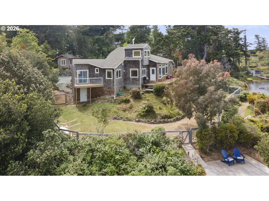 1008 Lakeshore Dr, Port Orford, OR 97465 - #3