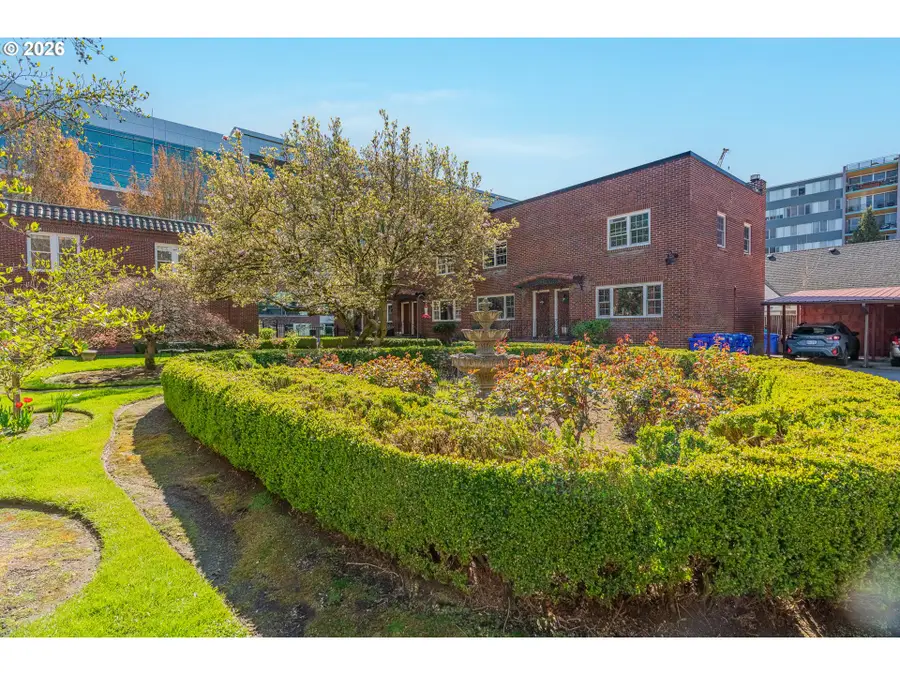 4341 NE Halsey St #18, Portland, OR 97213 - #3