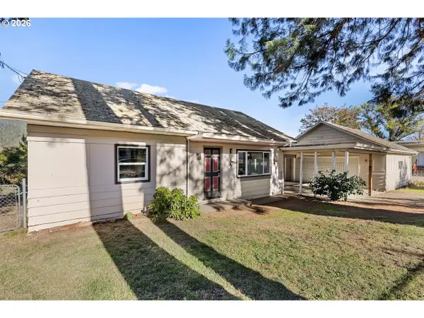 961 Hill St, MyrtleCreek, OR 97457