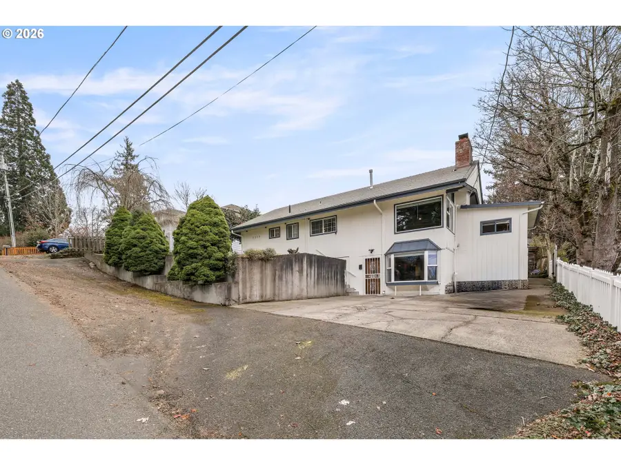 1215 NE 157th Ave, Portland, OR 97230 - #2