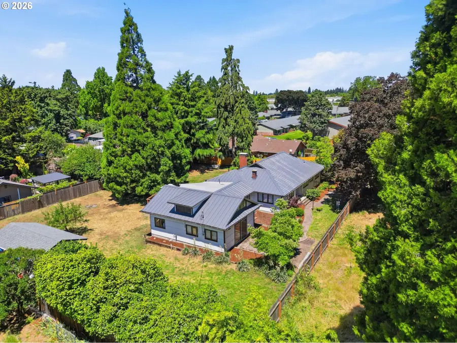 110 Corliss Ln, Eugene, OR 97404 - #2