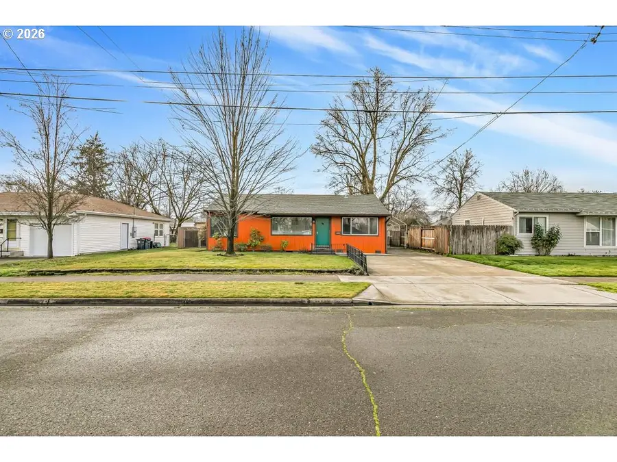 925 Winchester Ave, Medford, OR 97501 - #3