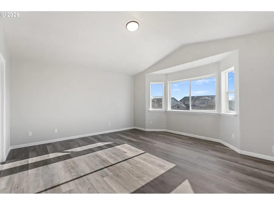 639 E Browning Ave, Hermiston, OR 97838 - Image #3