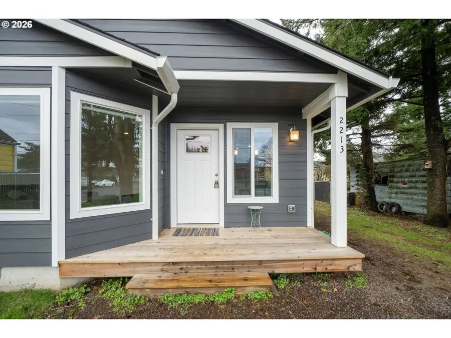 2213 10th St, Tillamook, OR 97141 - #3