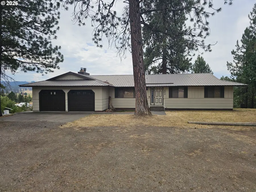 202 E Despain St, Ukiah, OR 97880 - #2