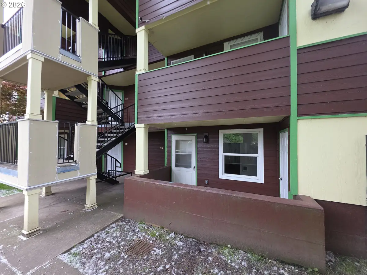9257 SE Clinton St #402, Portland, OR 97266 - #1