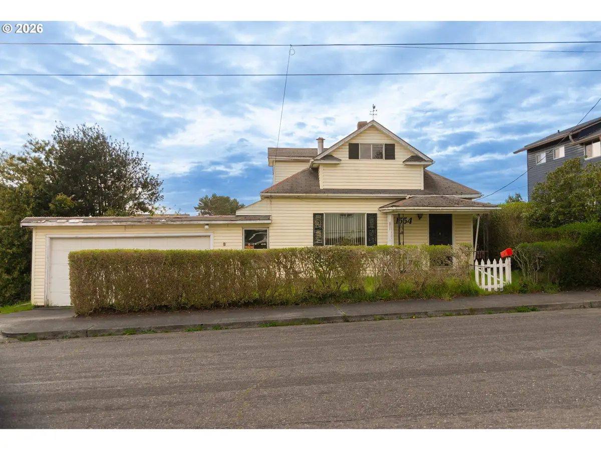 1554 Meade St, North Bend, OR 97459 - #1