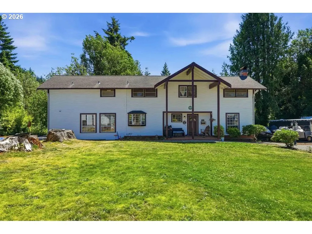 715 E 1st St, Coquille, OR 97423 - #1