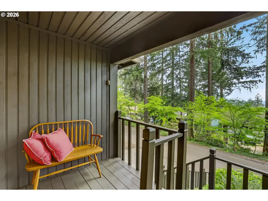 137 Del Prado St, Lake Oswego, OR 97035 - #3