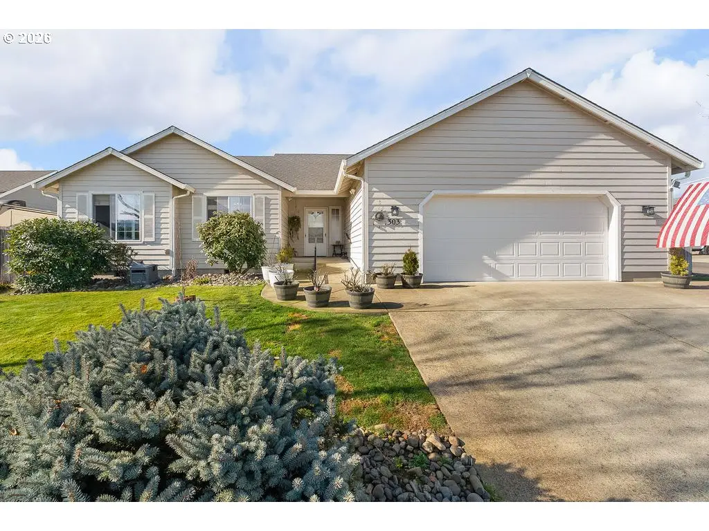 303 Ashwood St, Sutherlin, OR 97479 - #1