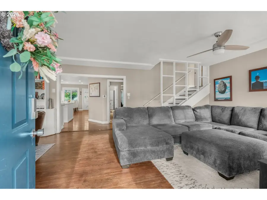 1411 Division St, Oregon City, OR 97045 - #3