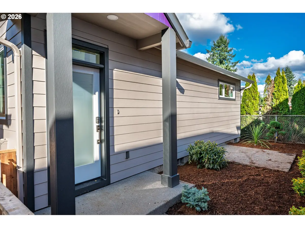 6235 SE Knapp St #B, Portland, OR 97206 - #1