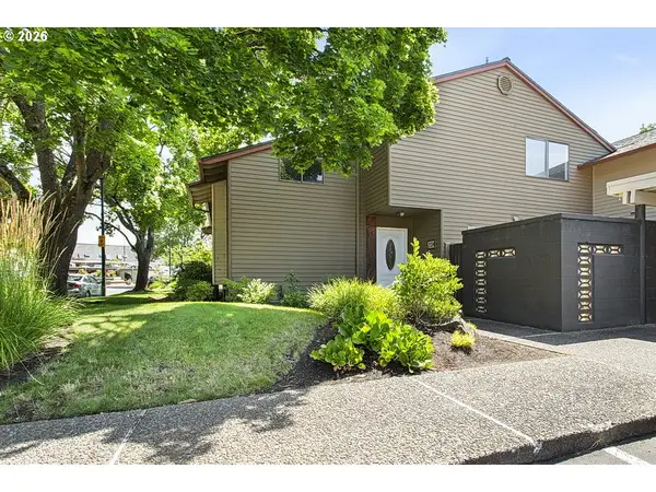 224 N Hayden Bay Dr, Portland, OR 97217