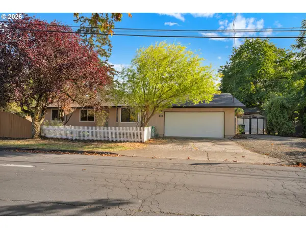 40 Briarcliff Dr, Eugene, OR 97404