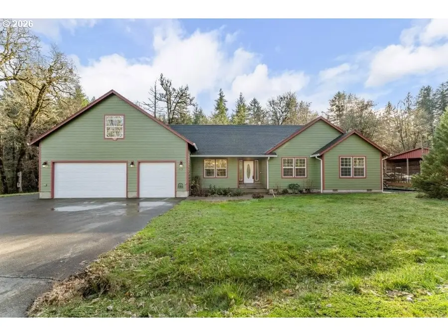 272 Schloeman Ln, Glide, OR 97443 - Image #2