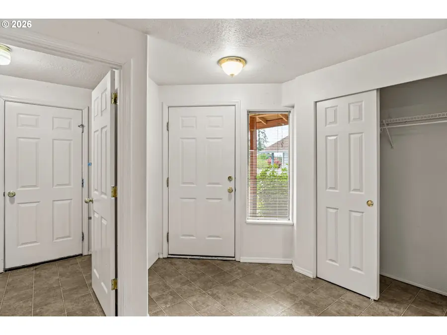 630 Benjamin Ave, Cottage Grove, OR 97424 - #3