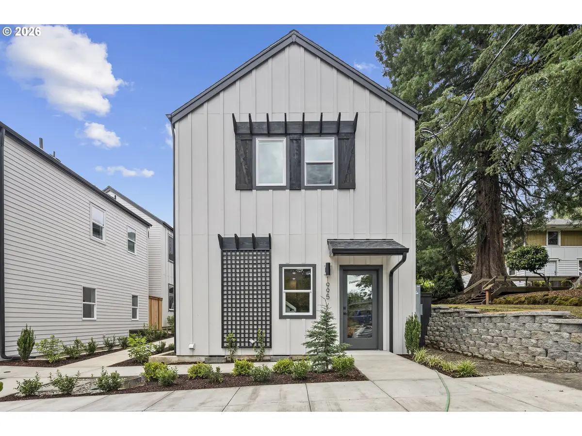 1995 SW Moss St, Portland, OR 97219 - #1