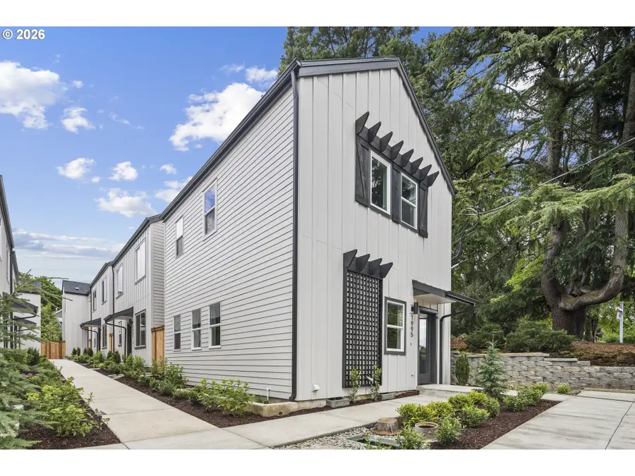 1995 SW Moss St, Portland, OR 97219 - #2